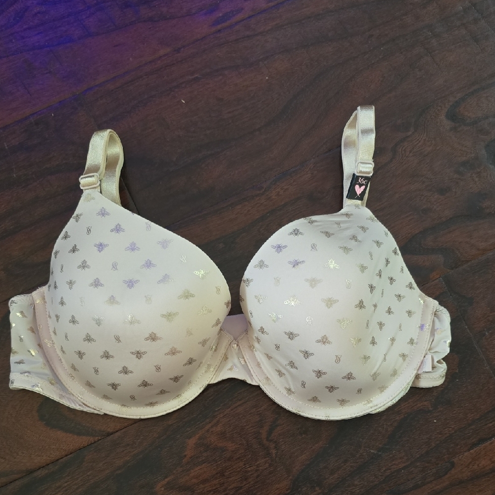Victoria's Secret Cream Bra with Silver Details